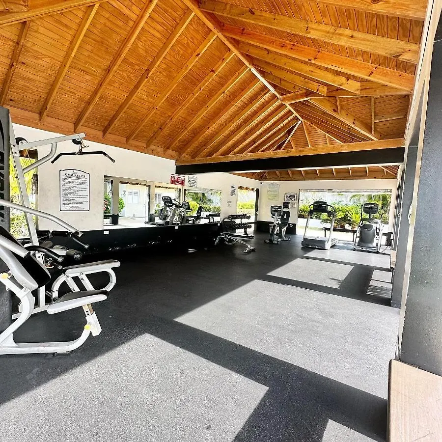 Cool-Shade Home At Richmond Estates オーチョ・リオス 別荘