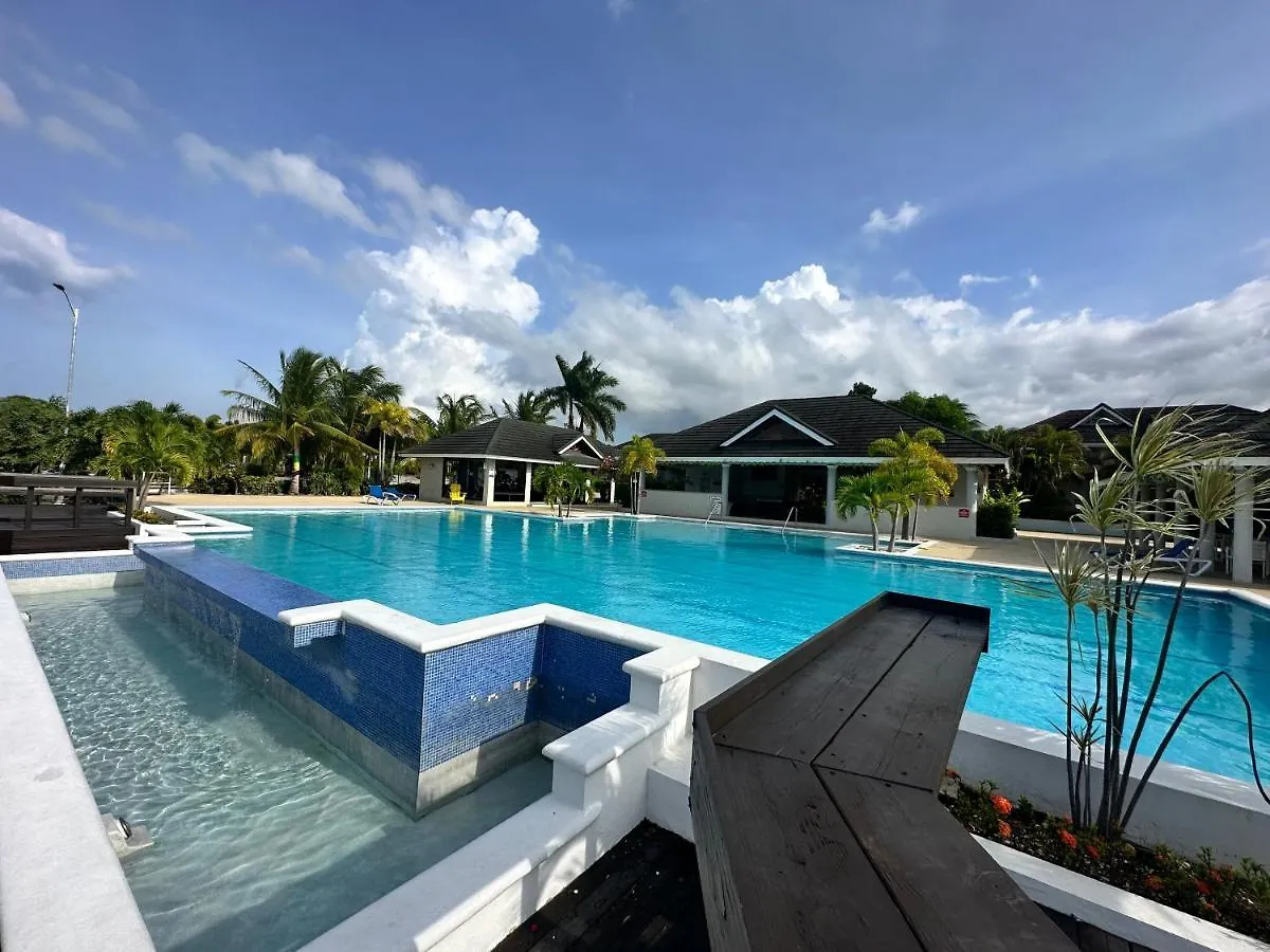Cool-Shade Home At Richmond Estates Ocho Rios Giamaica