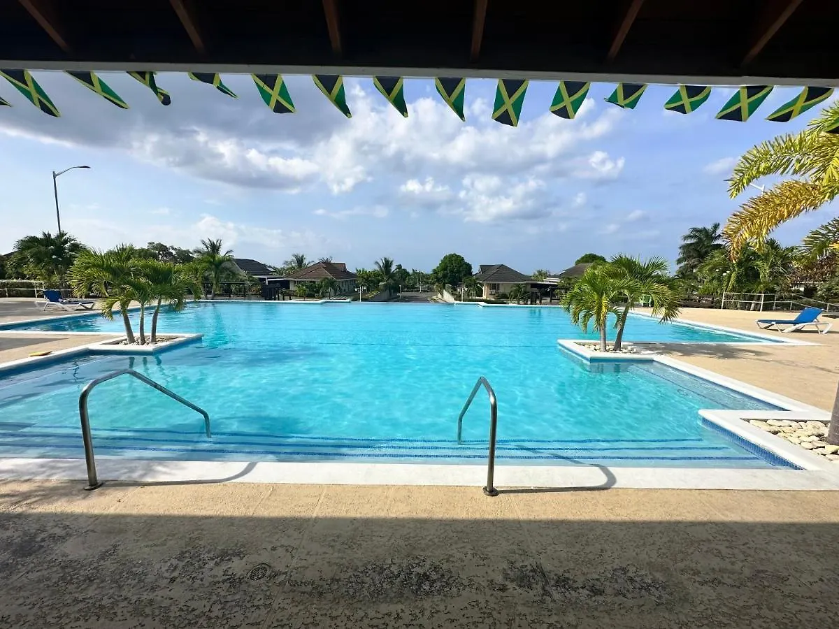 Cool-Shade Home At Richmond Estates Ocho Rios 0*,  Giamaica
